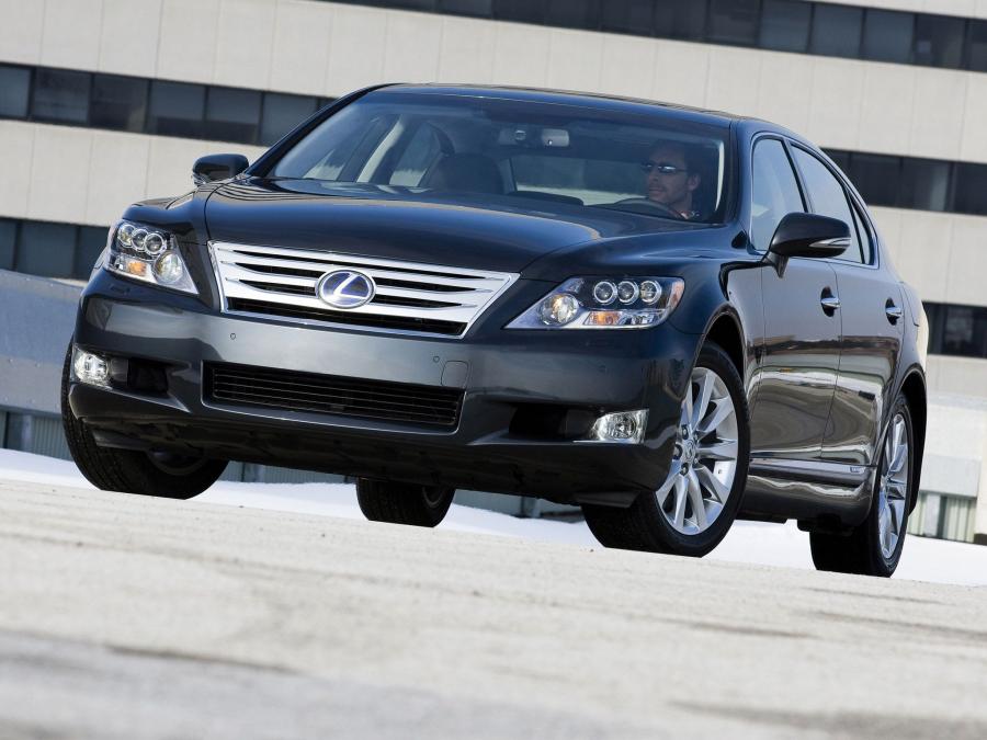  Lexus LS600h L 2009 года  (фото 12 из 16)